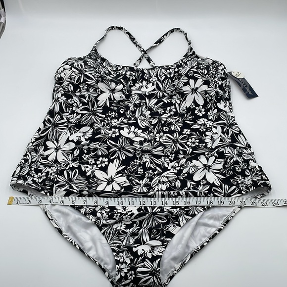 Aqua Couture Black & White Curvy Adjustable Straps Removable Pads Swimsuit - 3X - Picture 4 of 14